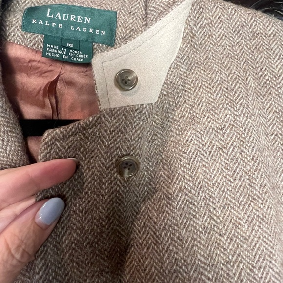 Vintage Lauren Ralph Lauren Tan Blazer with Notched Lapels 100% Wool - Picture 5 of 12